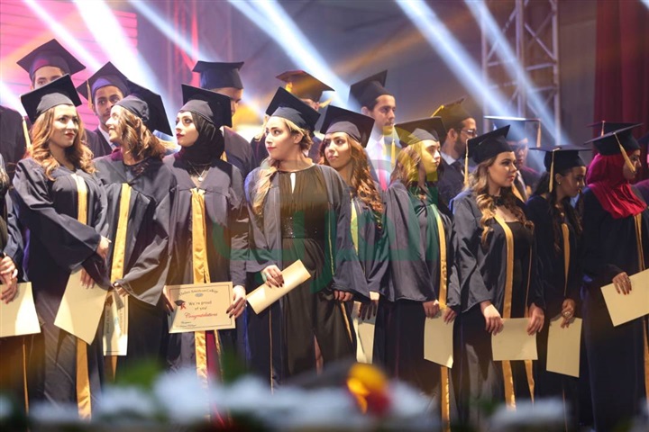 بالصور.. تكريم نجوم الفن و الرياضة المشاهير في حفل تخرج طلاب طيبة ٢٠١٧ بالصور.. تكريم نجوم الفن و الرياضة المشاهير في حفل تخرج طلاب طيبة ٢٠١٧
