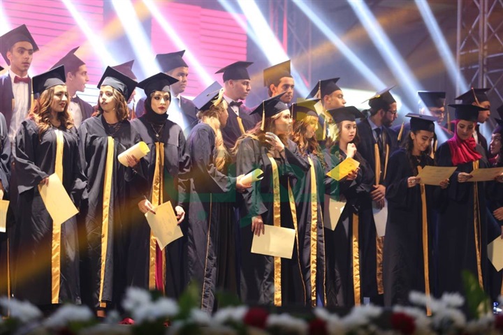 بالصور.. تكريم نجوم الفن و الرياضة المشاهير في حفل تخرج طلاب طيبة ٢٠١٧ بالصور.. تكريم نجوم الفن و الرياضة المشاهير في حفل تخرج طلاب طيبة ٢٠١٧