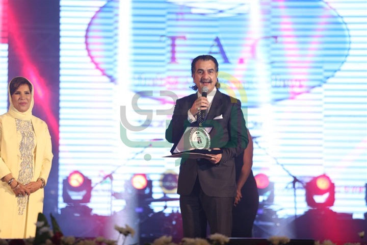 بالصور.. تكريم نجوم الفن و الرياضة المشاهير في حفل تخرج طلاب طيبة ٢٠١٧ بالصور.. تكريم نجوم الفن و الرياضة المشاهير في حفل تخرج طلاب طيبة ٢٠١٧