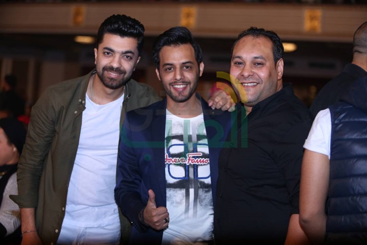 بالصور.. تكريم نجوم الفن و الرياضة المشاهير في حفل تخرج طلاب طيبة ٢٠١٧ بالصور.. تكريم نجوم الفن و الرياضة المشاهير في حفل تخرج طلاب طيبة ٢٠١٧
