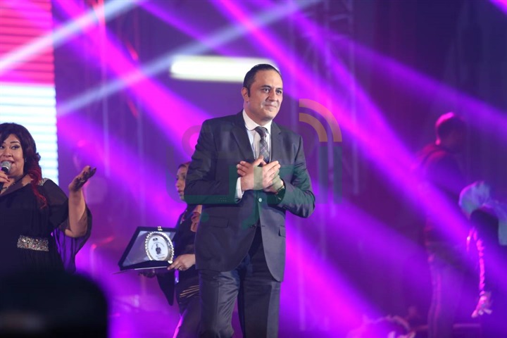 بالصور.. تكريم نجوم الفن و الرياضة المشاهير في حفل تخرج طلاب طيبة ٢٠١٧ بالصور.. تكريم نجوم الفن و الرياضة المشاهير في حفل تخرج طلاب طيبة ٢٠١٧