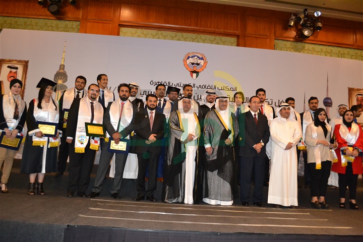 بالصور.. وزير التعليم الكويتي فى حفل الطلبة الخريجين بمصر