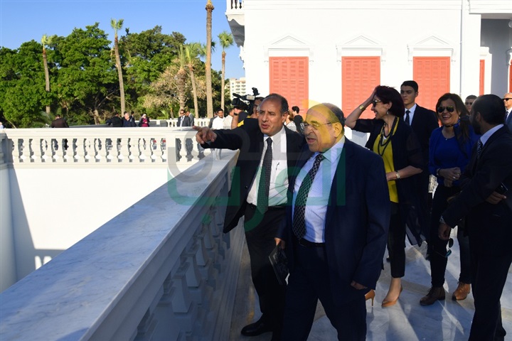 بالصور .. محافظ الإسكندرية ومجلس أمناء المكتبة يزوران قصر وحدائق أنطونيادس