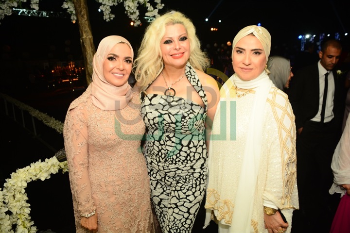 بالصور.. حفل زفاف ابنة الفنانة منى عبد الغني بالصور.. حفل زفاف ابنة الفنانة منى عبد الغني