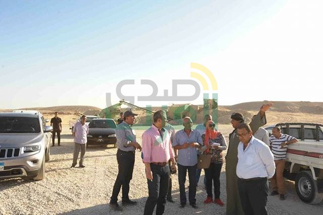 بالصور..محافظ الأقصر يتفقد المنطقة الصناعية بالبغدادى