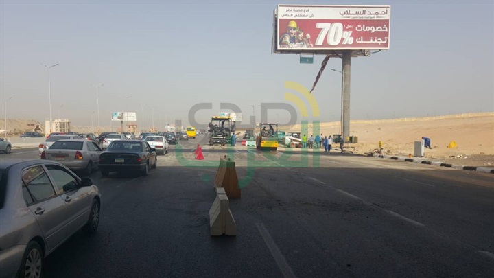 بالصور.. هبوط أرضي يتسبب في كثافات مرورية بـ"محور المشير"