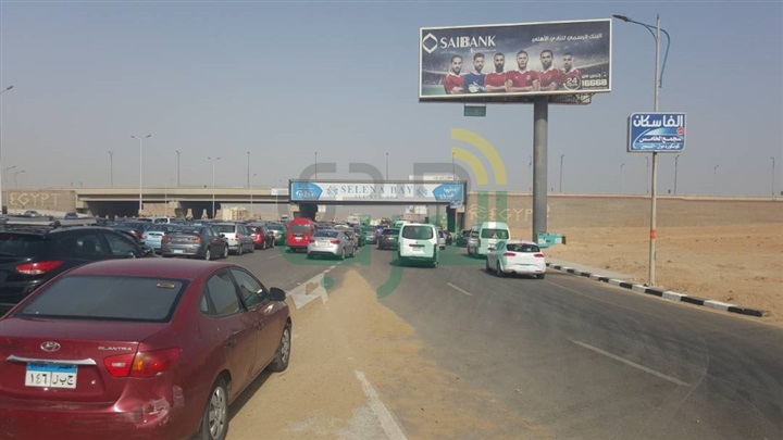 بالصور.. هبوط أرضي يتسبب في كثافات مرورية بـ"محور المشير"