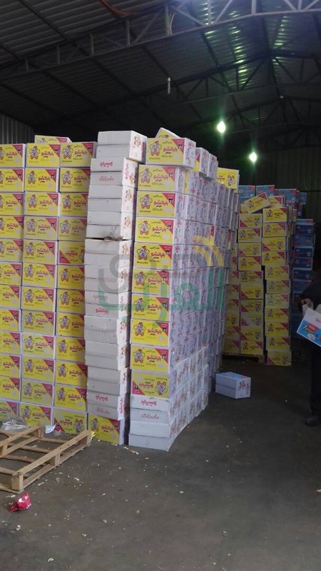 بالصور.. ضبط 6 أطنان "مصاصة" و"بسكويت" فاسدة بأبو النمرس