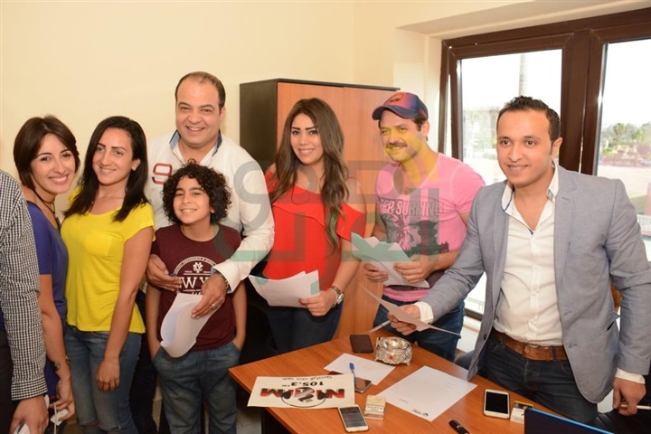 إدوارد وشريف باهر ومذعين نغم أف أم في مسلسل "زقزوق وبكيزة" إدوارد وشريف باهر ومذعين نغم أف أم في مسلسل "زقزوق وبكيزة"
