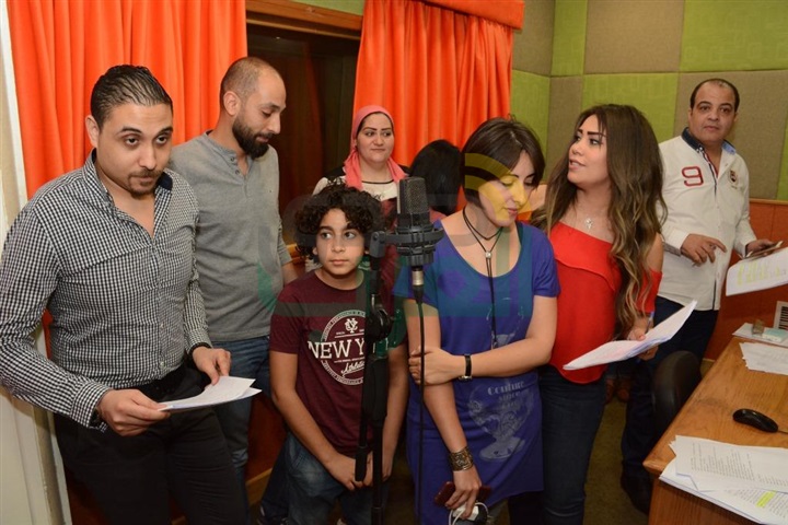 إدوارد وشريف باهر ومذعين نغم أف أم في مسلسل "زقزوق وبكيزة" إدوارد وشريف باهر ومذعين نغم أف أم في مسلسل "زقزوق وبكيزة"