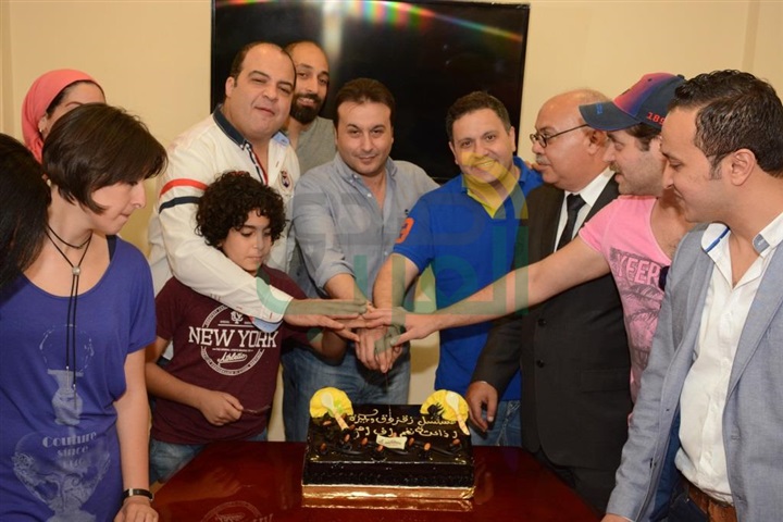إدوارد وشريف باهر ومذعين نغم أف أم في مسلسل "زقزوق وبكيزة" إدوارد وشريف باهر ومذعين نغم أف أم في مسلسل "زقزوق وبكيزة"