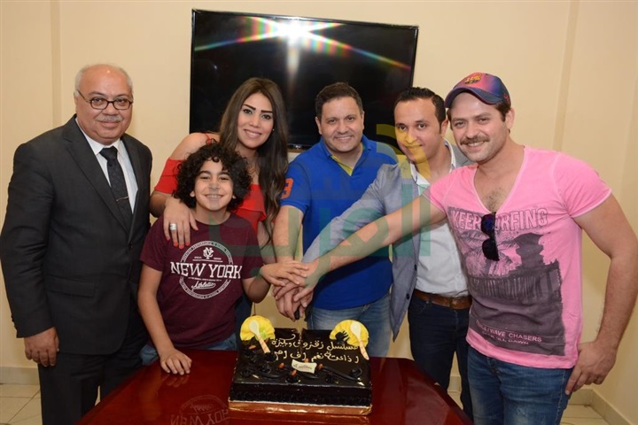 إدوارد وشريف باهر ومذعين نغم أف أم في مسلسل "زقزوق وبكيزة" إدوارد وشريف باهر ومذعين نغم أف أم في مسلسل "زقزوق وبكيزة"