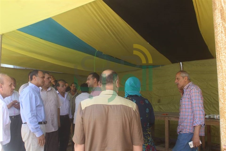 بالصور.. مساعد محافظ كفر الشيخ يتفقد التجهيزات النهائية لمعرض "أهلا رمضان" بدسوق