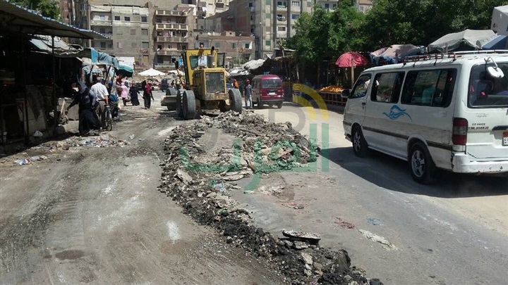 بالصور: رفع وتأهيل الطرق الحيوية على مستوي أحياء الأسكندرية