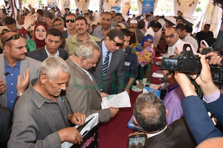 بالصور.. وزير القوى العاملة ومحافظ الشرقية يفتتحان ملتقى التوظيف للشباب بمدينة فاقوس