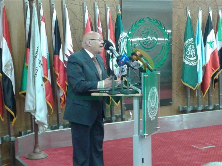"الاستثمار في المنطقة العربية تحديات وطموحات" بالملتقى العربي الأول "الاستثمار في المنطقة العربية تحديات وطموحات" بالملتقى العربي الأول