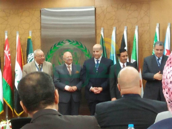 "الاستثمار في المنطقة العربية تحديات وطموحات" بالملتقى العربي الأول "الاستثمار في المنطقة العربية تحديات وطموحات" بالملتقى العربي الأول