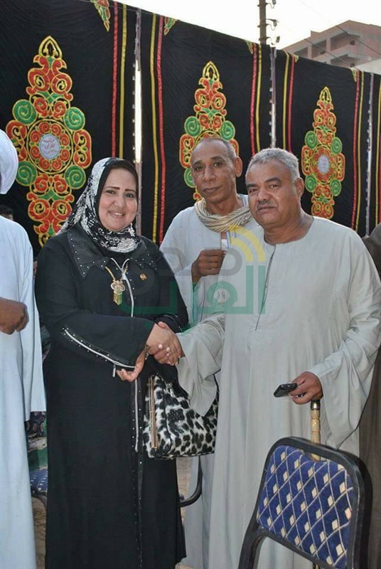  تداول صور جديدة يكشف حقيقة العم " حمام " الذي قاطع السيسي خلال زيارته لقنا