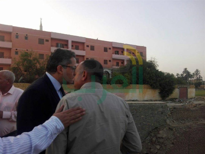بالصور..  وزير الآثار ومحافظ الاقصر يتفقدون طريق الكبار