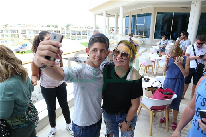بالصور.. وصول عائلة كريستيانو إلى شرم الشيخ بصحبة كامل أبوعلي بالصور.. وصول عائلة كريستيانو إلى شرم الشيخ بصحبة كامل أبوعلي