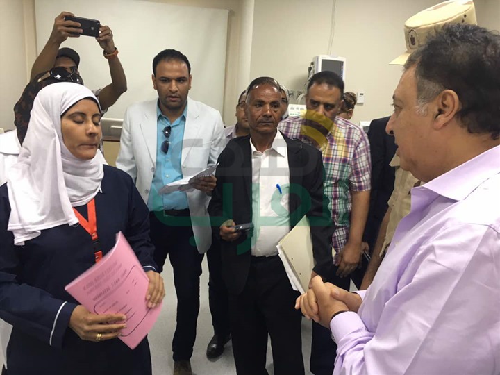 وزير الصحة يتفقد التجهيزات النهائية لمستشفي أرمنت بالأقصر