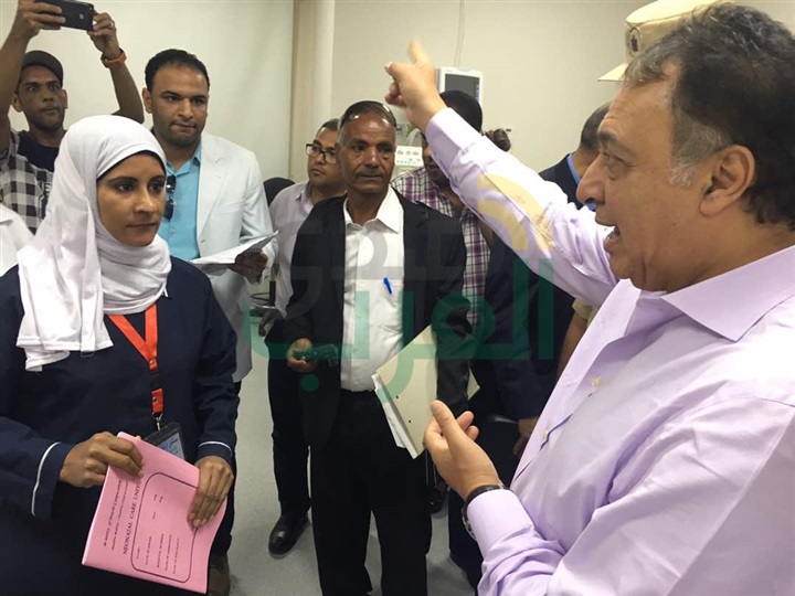 وزير الصحة يتفقد التجهيزات النهائية لمستشفي أرمنت بالأقصر