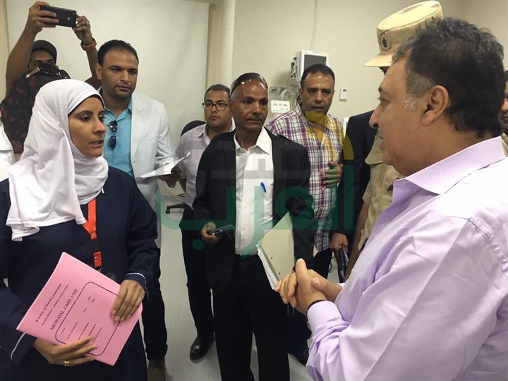 وزير الصحة يتفقد التجهيزات النهائية لمستشفي أرمنت بالأقصر