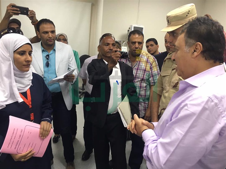 وزير الصحة يتفقد التجهيزات النهائية لمستشفي أرمنت بالأقصر