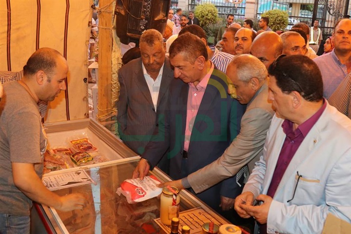 بالفيديو والصور.. محافظ كفرالشيخ يفتتح معرض" أهلاً رمضان " بدسوق .. وتخفيضات 20% علي السلع