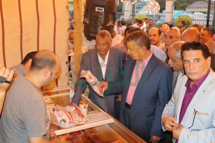 بالفيديو والصور.. محافظ كفرالشيخ يفتتح معرض" أهلاً رمضان " بدسوق .. وتخفيضات 20% علي السلع