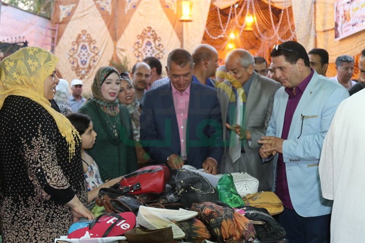 بالفيديو والصور.. محافظ كفرالشيخ يفتتح معرض" أهلاً رمضان " بدسوق .. وتخفيضات 20% علي السلع