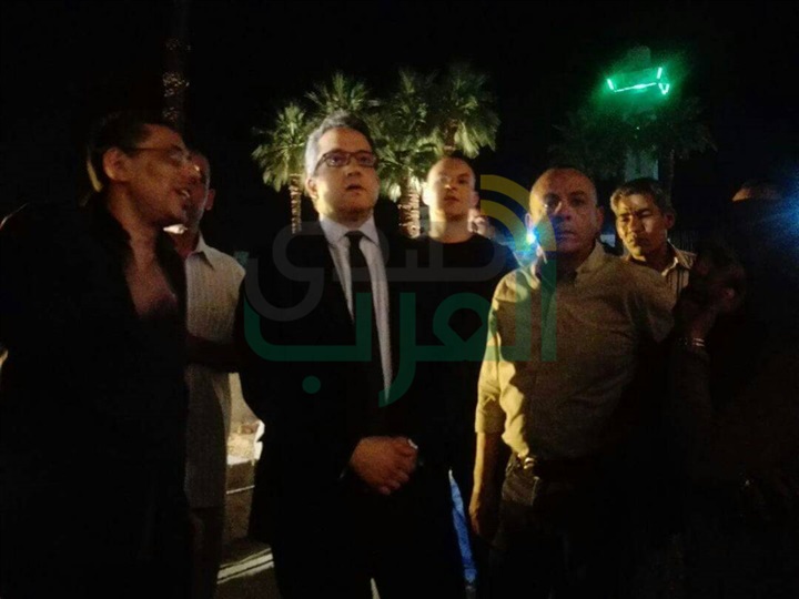 بالصور.. وزير الآثار يتفقد أعمال ترميم تمثال رمسيس الثانى بمعبد الاقصر