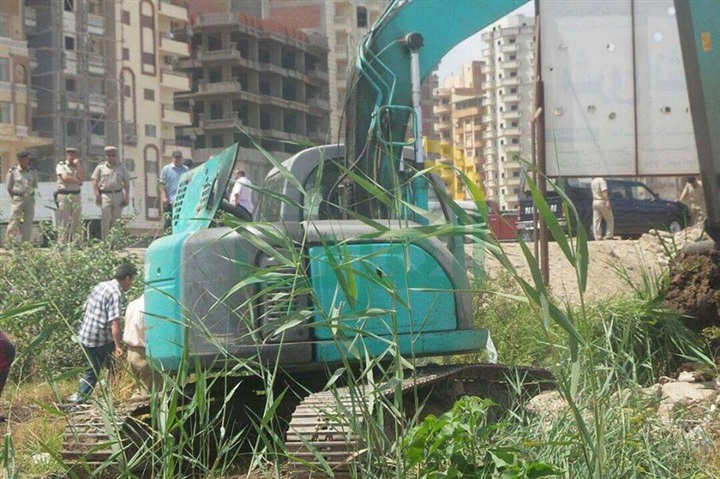 بالصور.. بلدوزرات كفر الشيخ تُنفذ 65 قرار إزالة تعديات على أملاك الدولة
