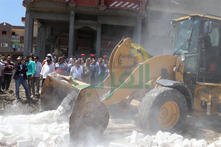 بالفيديو والصور.. محافظ كفرالشيخ يستعيد حق الشعب .. ويسترد 76 فداناً من أملاك الدولة
