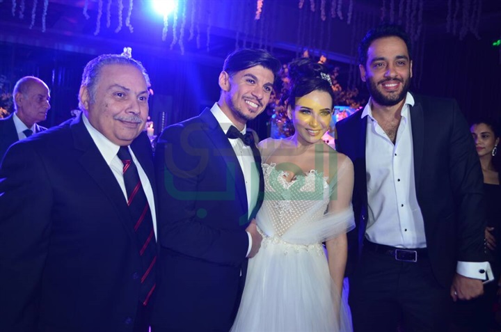 بالصور.. حفل زفاف المطربة ساندي بحضور نجوم الفن بالصور.. حفل زفاف المطربة ساندي بحضور نجوم الفن