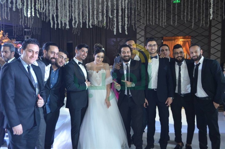 بالصور.. حفل زفاف المطربة ساندي بحضور نجوم الفن بالصور.. حفل زفاف المطربة ساندي بحضور نجوم الفن