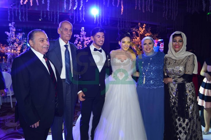 بالصور.. حفل زفاف المطربة ساندي بحضور نجوم الفن بالصور.. حفل زفاف المطربة ساندي بحضور نجوم الفن