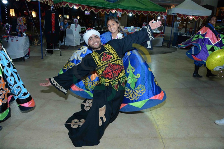 بالصور.. بازار" رمضان جانا بالخير ملانا" بحضور "سيدات المجتمع" بالصور.. بازار" رمضان جانا بالخير ملانا" بحضور "سيدات المجتمع"