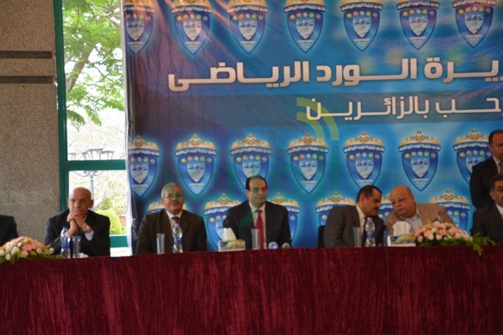 بالصور محافظ الدقهلية يكرّم لاعبي "جزيرة الورد"
