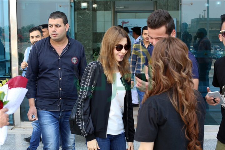 بالصور.. كواليس وصول نانسي عجرم للقاهرة استعدادًا لمؤتمر ألبومها بالصور.. كواليس وصول نانسي عجرم للقاهرة استعدادًا لمؤتمر ألبومها