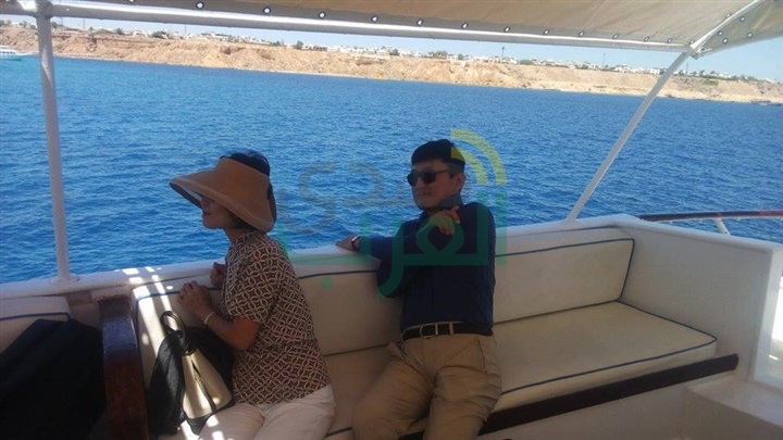 بالصور.. سفير كوريا الجنوبية يقوم برحلة بحرية بشرم الشيخ
