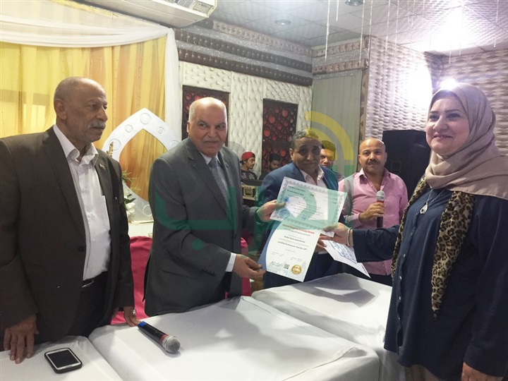 بالصور.. نقيب المعلمين يكرم الذين اجتازو البرنامج التدريبى "معلم أفضل" بوسط الجيزة