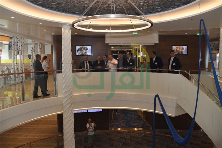 بالصور.. محافظ الإسكندرية يستقبل ٢٥٠٠ سائحًا على متن سفينة المانية 