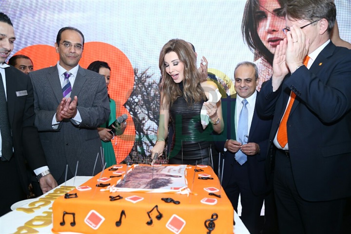 بالصور.. مؤتمر صحفي لنانسي عجرم للتطبيق نغمي لإحدي شركات المحمول بالصور.. مؤتمر صحفي لنانسي عجرم للتطبيق نغمي لإحدي شركات المحمول