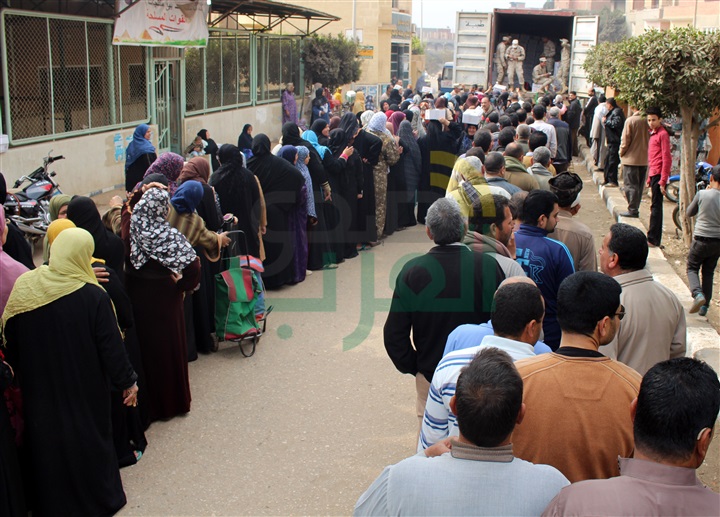 القوات المسلحة توزع مليونى عبوة غذائية بالمناطق الأكثر احتياجًا