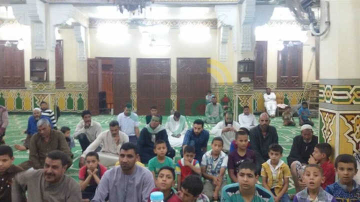 بالصور.. مساجد الإسكندرية تودع "شعبان" بحسن العمل