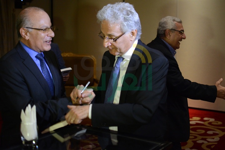 بالصور.. نجوم الفن والمجتمع بحفل توقيع كتاب "هيكل بلا حواجز" لعبدالله السناوي بالصور.. نجوم الفن والمجتمع بحفل توقيع كتاب "هيكل بلا حواجز" لعبدالله السناوي