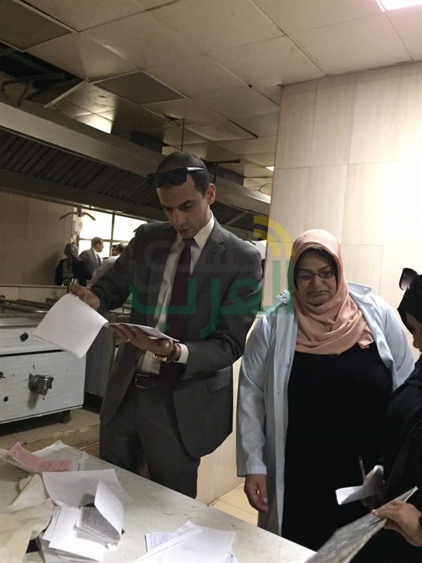 بالصور.. "كروت شحن وسلاح أبيض وفياجرا" بمستشفى حكومي