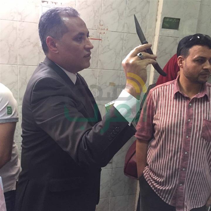 بالصور.. "كروت شحن وسلاح أبيض وفياجرا" بمستشفى حكومي