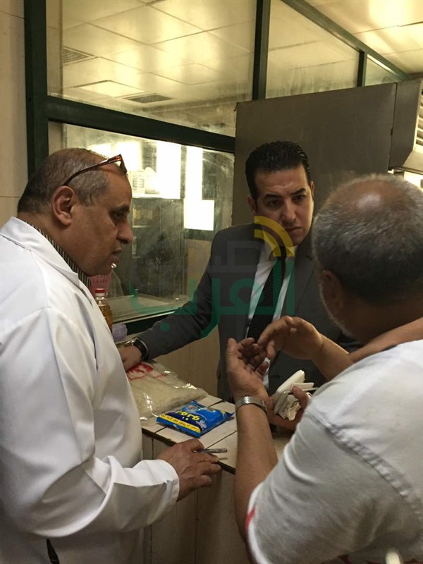 بالصور.. "كروت شحن وسلاح أبيض وفياجرا" بمستشفى حكومي